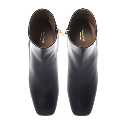 Stivaletto in nappa nera
