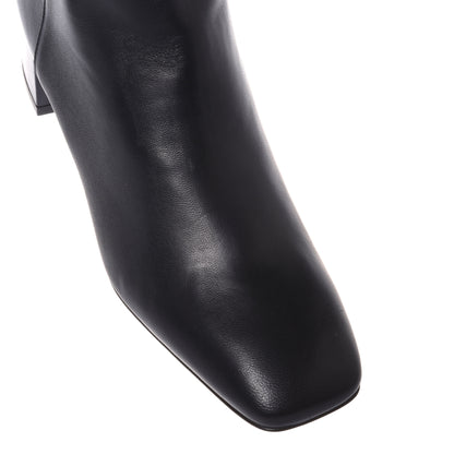 Stivaletto in nappa nera