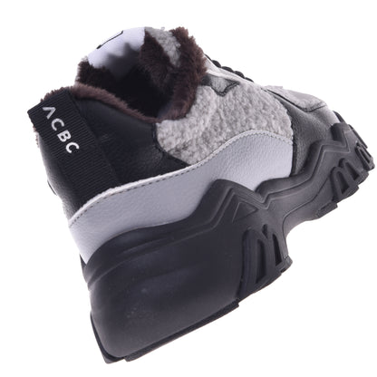 Baskets en simili cuir gris