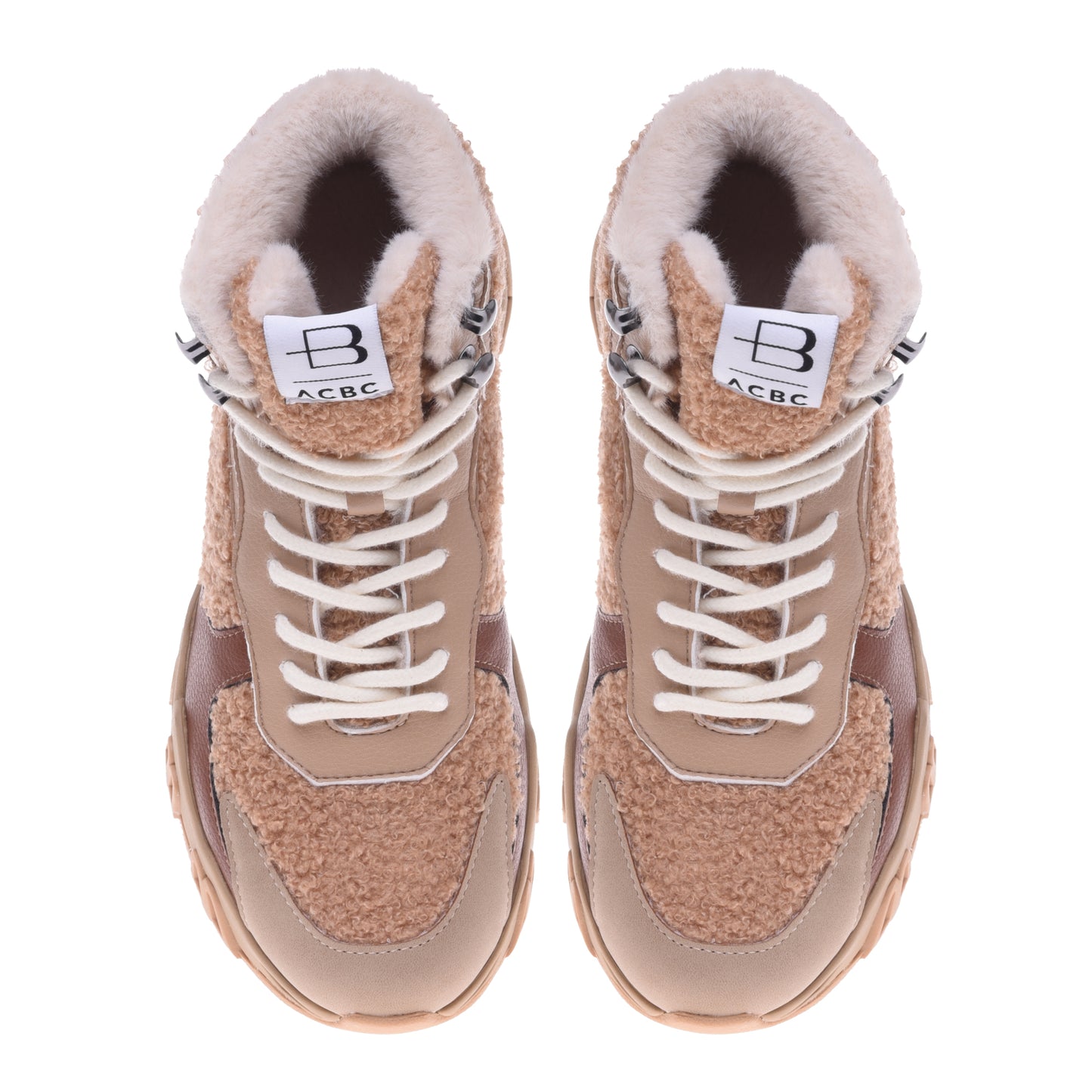 Baskets en simili cuir beige
