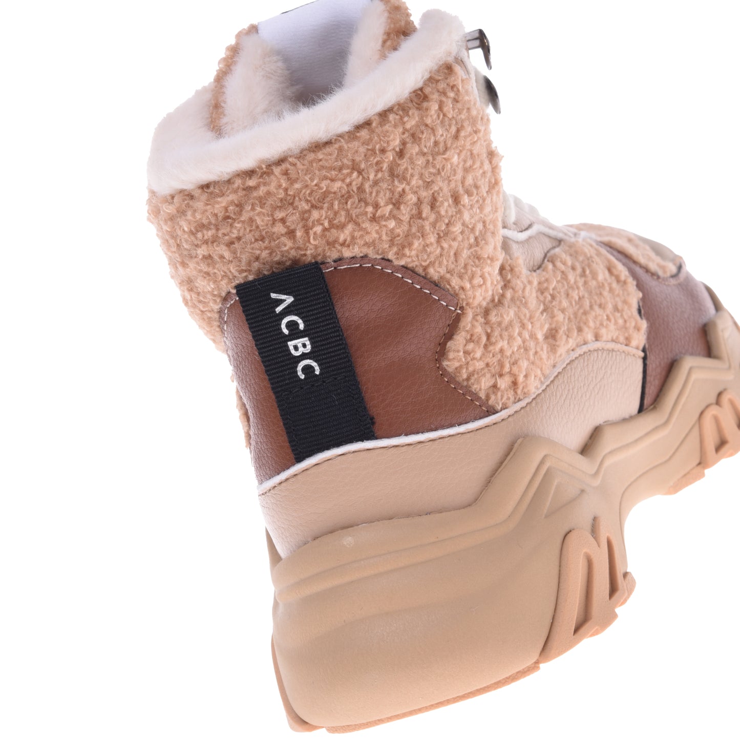 Baskets en simili cuir beige