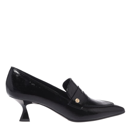 Black heeled loafers in naplak