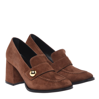 Mocassini con tacco in pelle scamosciata marrone