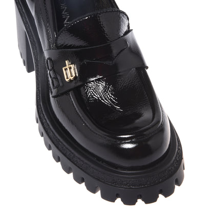 Black heeled loafers in naplak