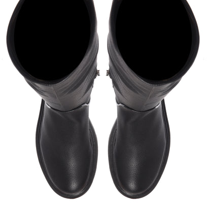 Black vegetable-tanned stretch leather boots