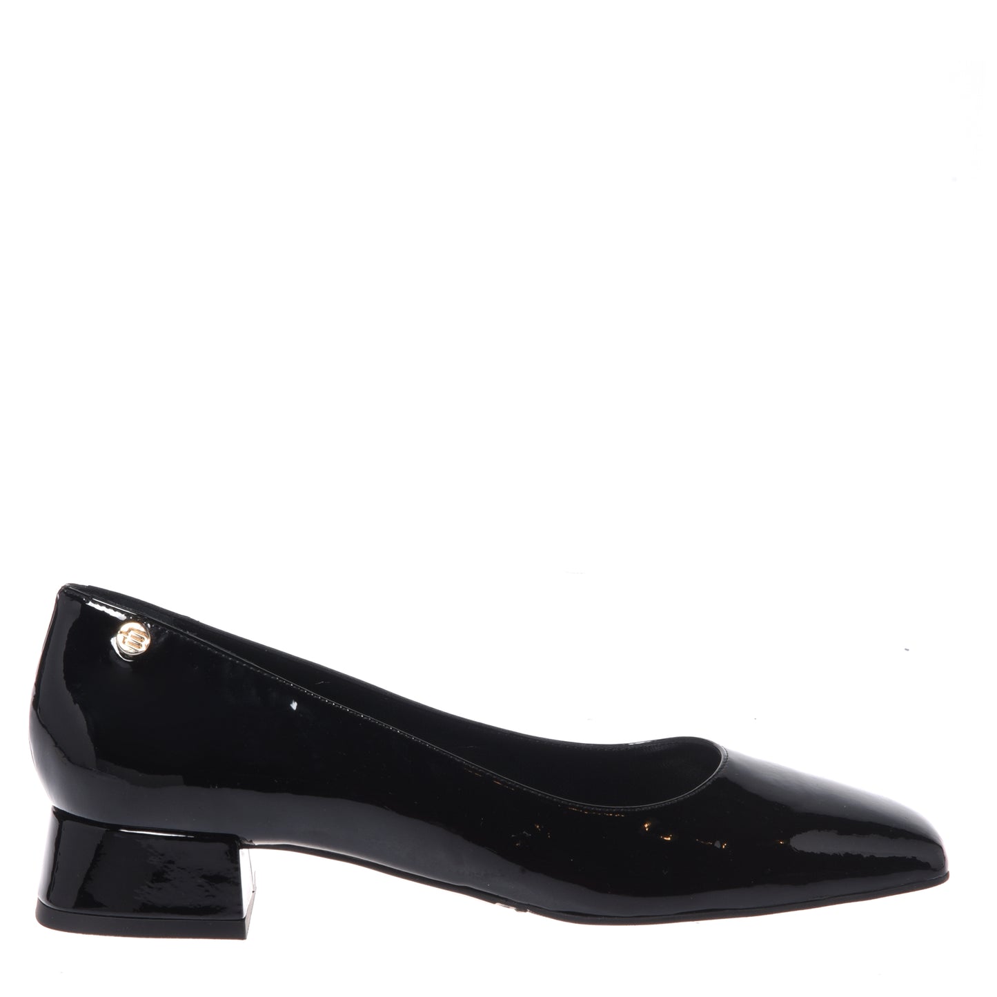 Black patent leather pumps
