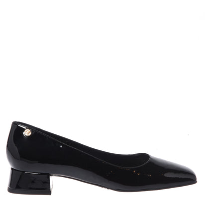 Black patent leather pumps