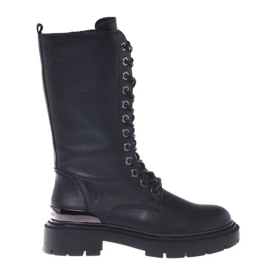 Black leather and tumbled leather boot