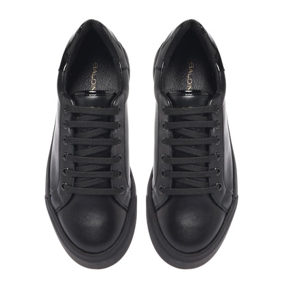 Sneaker in black leather and black naplak