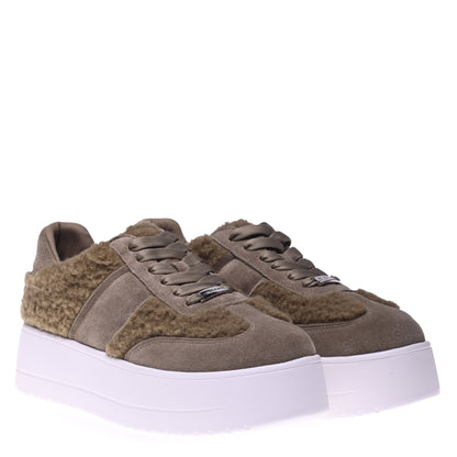 Sneaker en suède marron et mouton