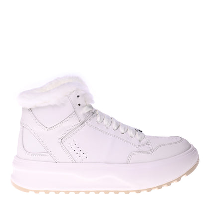 White leather sneaker