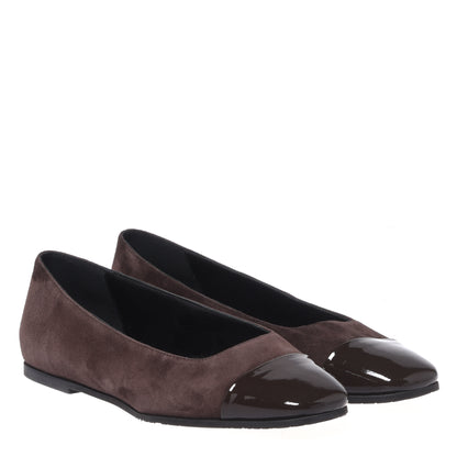 Dark brown patent leather and suede ballerinas