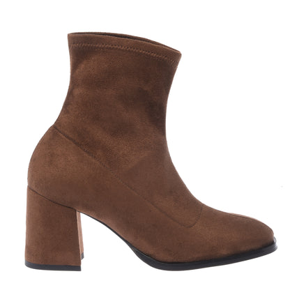Brown vegetable-tanned suede boots