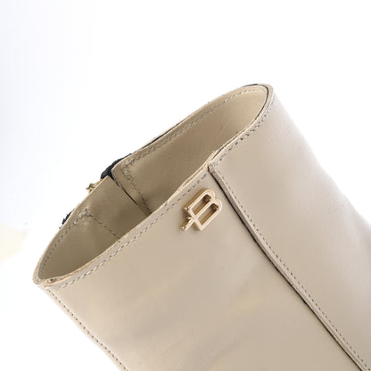 Vanilla leather ankle boots