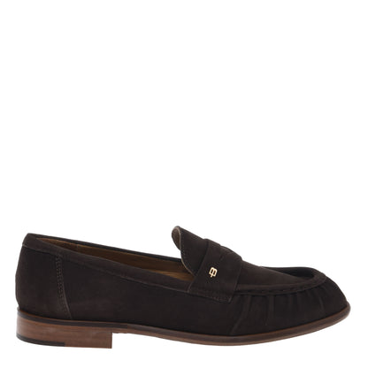 Mocassins en daim marron foncé