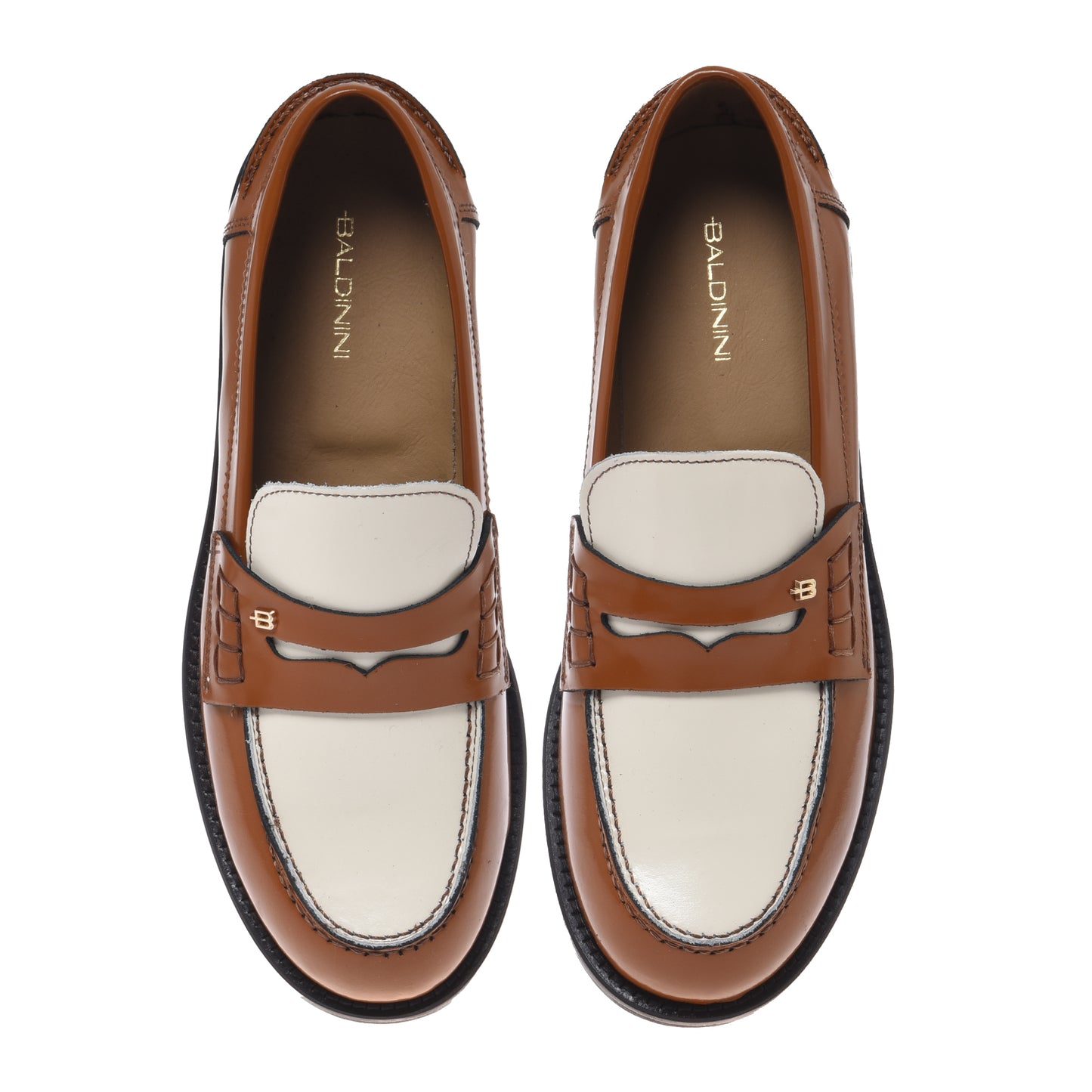 Mocassin en cuir verni marron brûlé et crème