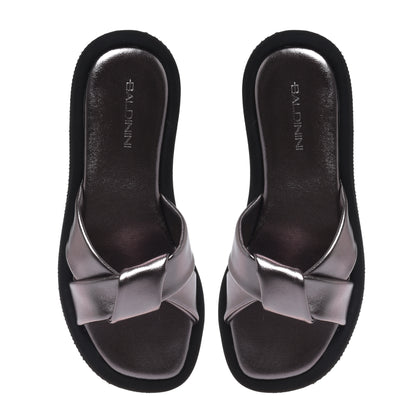Mule en éco-nappa laminé gris