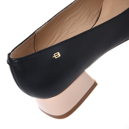 Black leather and nude patent leather pump