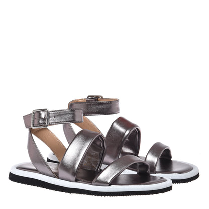 Sandale en cuir gris laminé