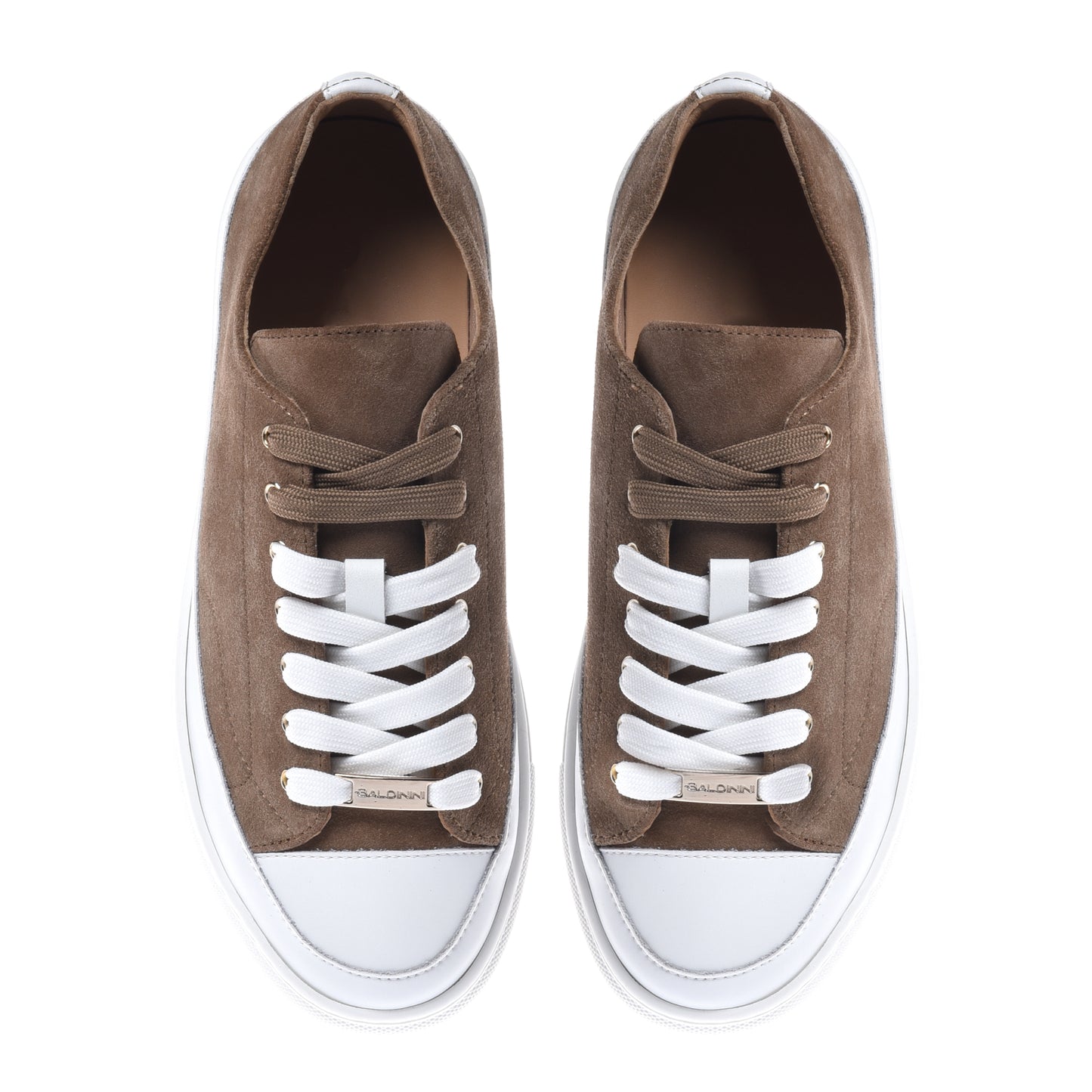 Sneaker en daim taupe