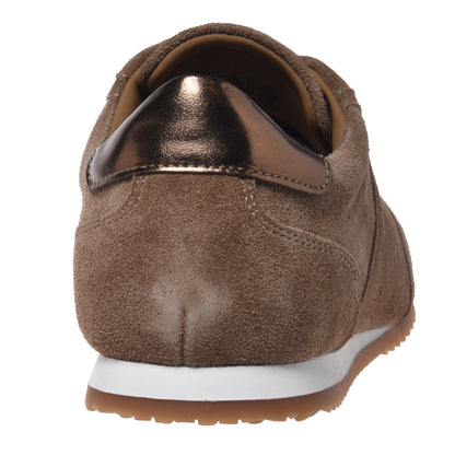 Sneakers in camoscio marrone con inserti in pelle laminata bronzo
