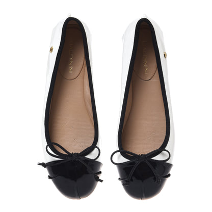 Ballerine en cuir verni noir et blanc
