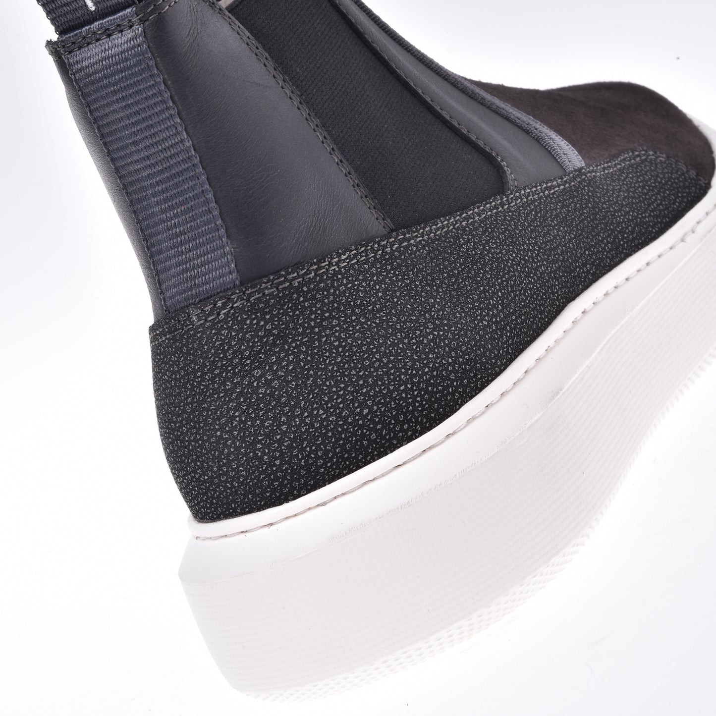 Sneakers montantes en daim noir