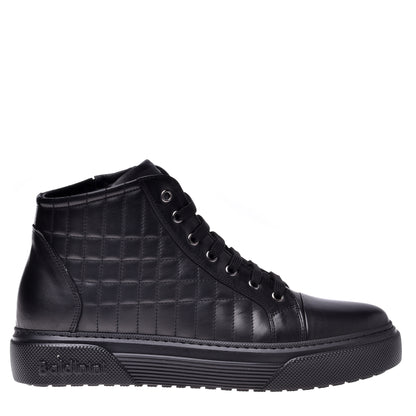 Sneakers mi-hautes en cuir noir matelassé
