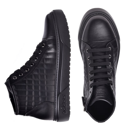 Sneakers mi-hautes en cuir noir matelassé