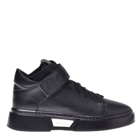 Sneakers montantes en cuir noir