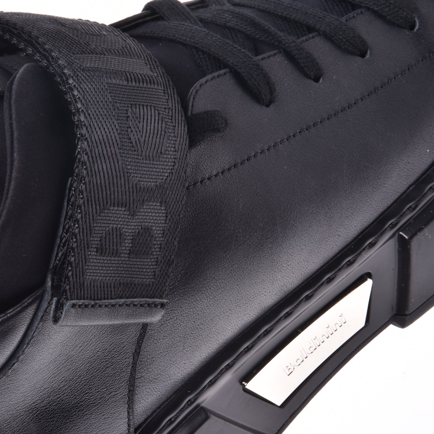 Sneakers montantes en cuir noir