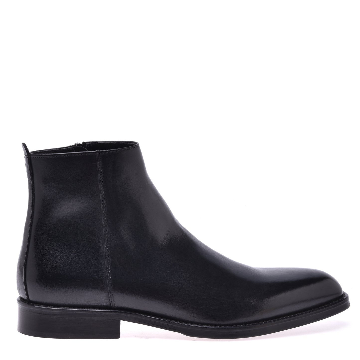 Ankle boots in black calfskin