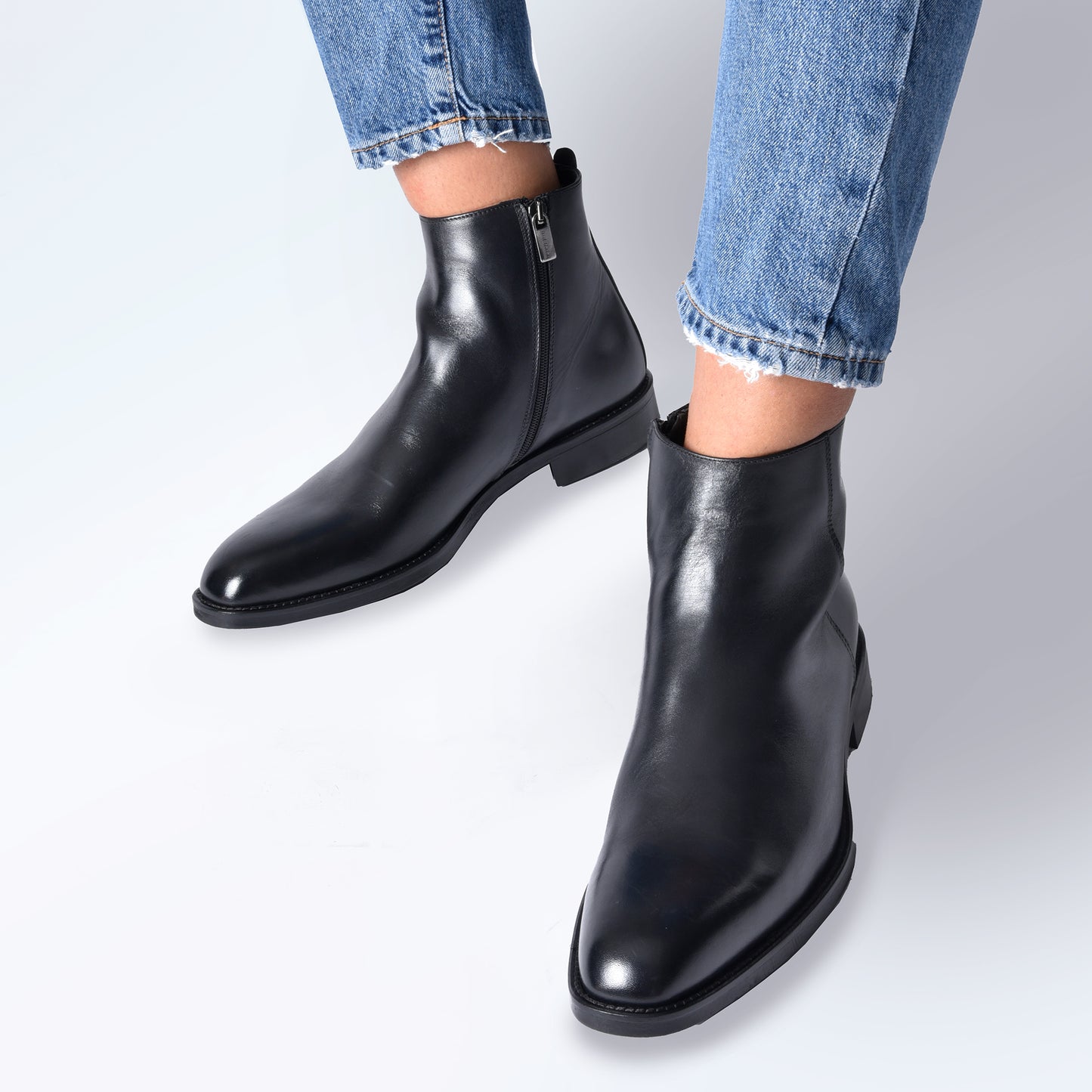 Ankle boots in black calfskin