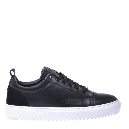 Basket basse en cuir noir