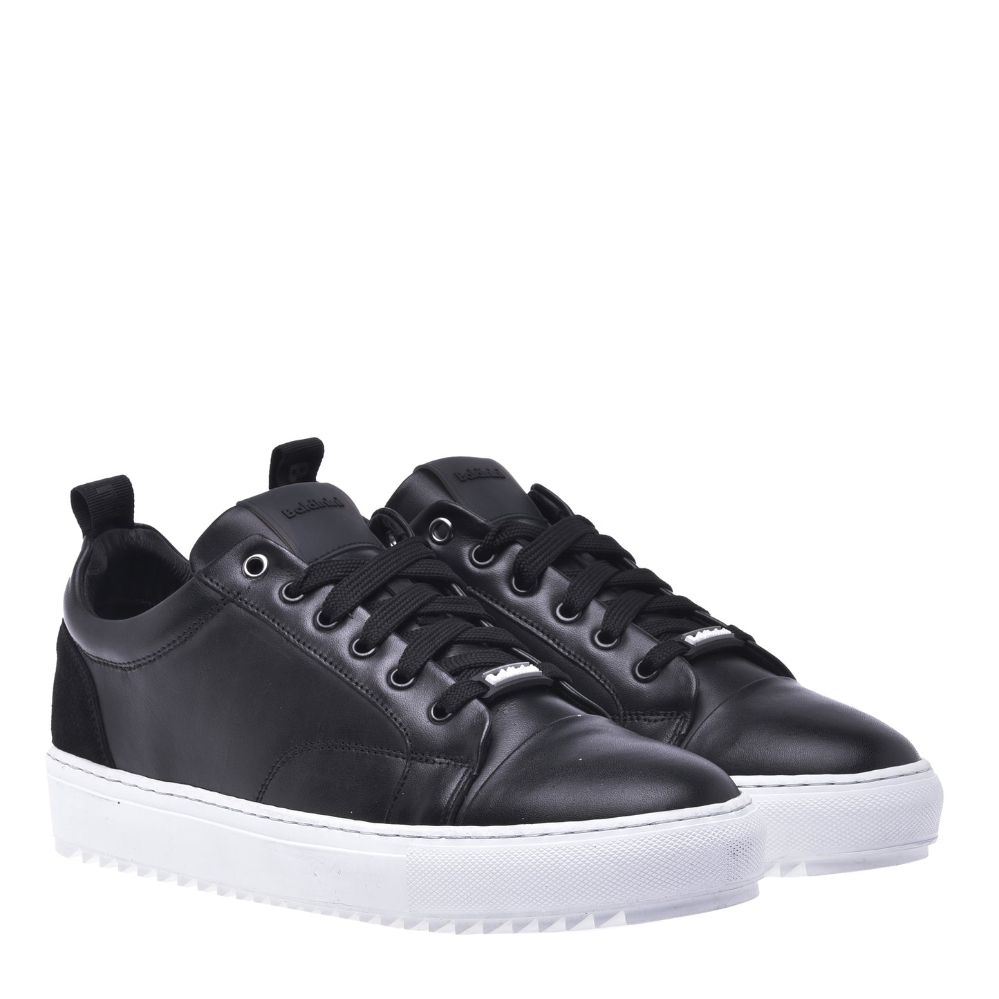 Basket basse en cuir noir
