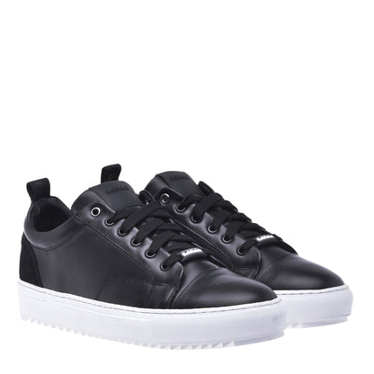 Basket basse en cuir noir