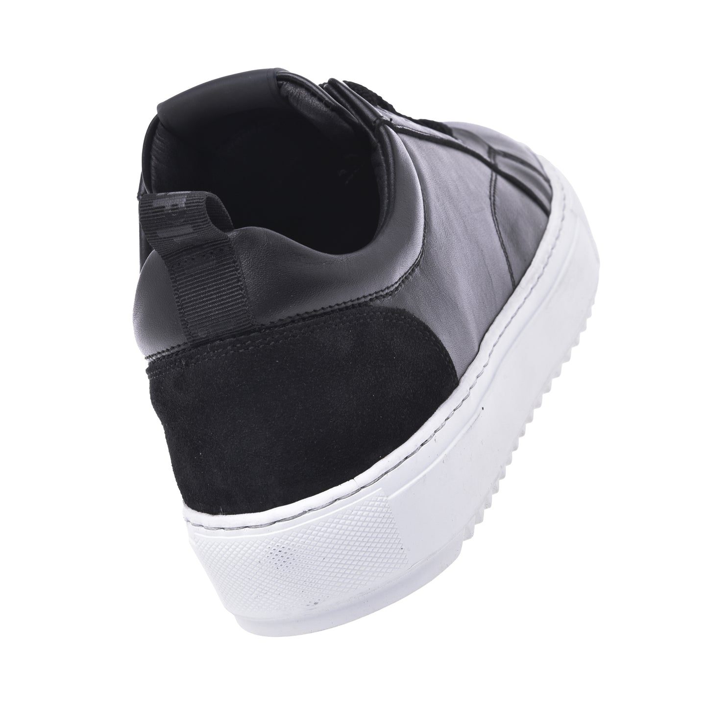 Basket basse en cuir noir