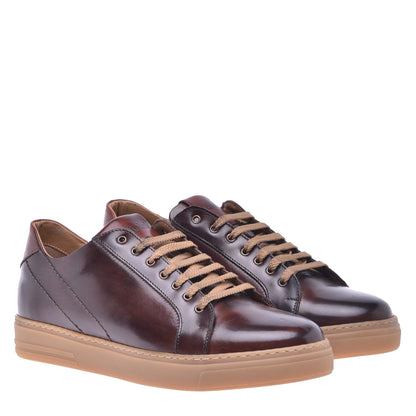 Basket basse en cuir de veau brossé marron foncé