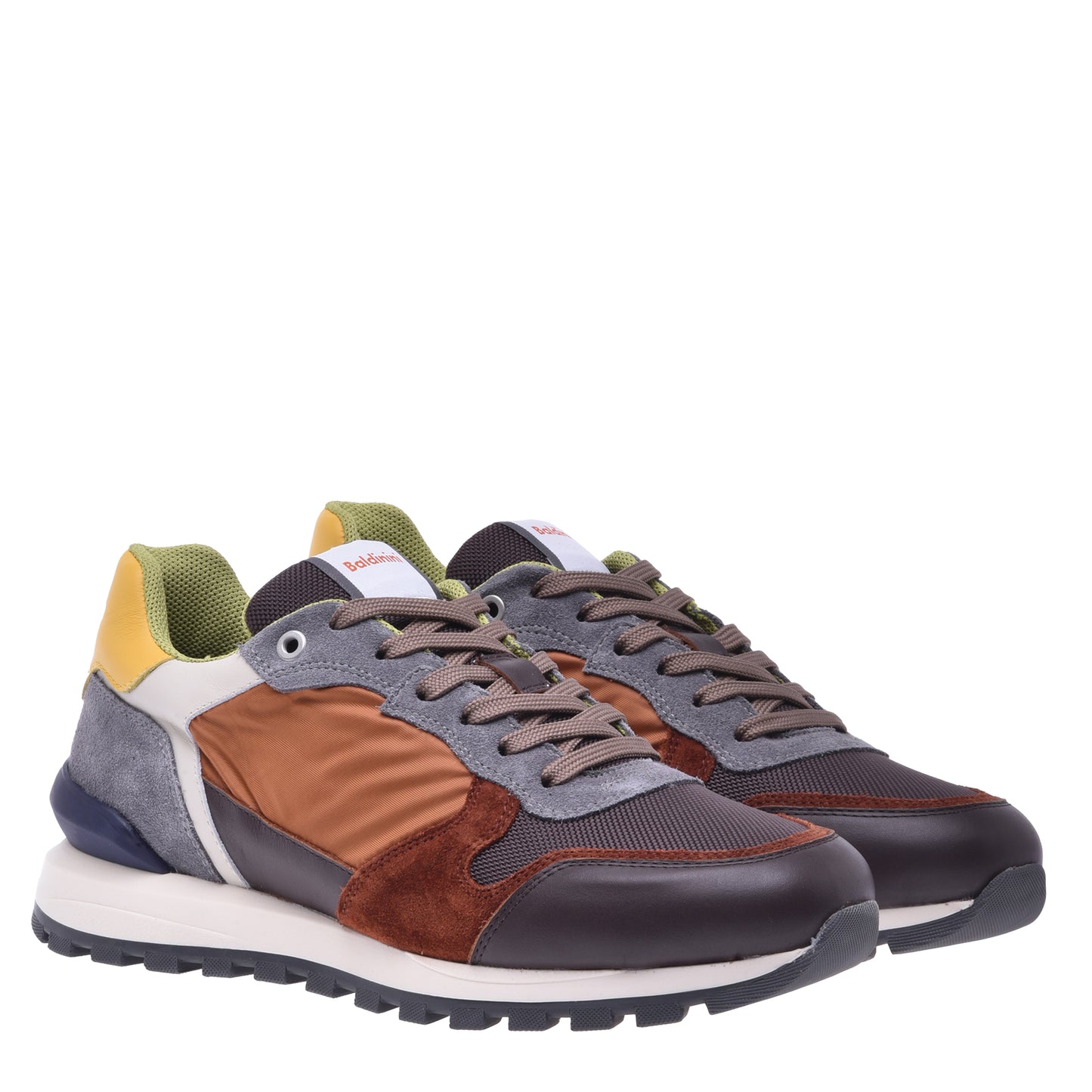 Baskets basses en cuir et tissu brun foncé