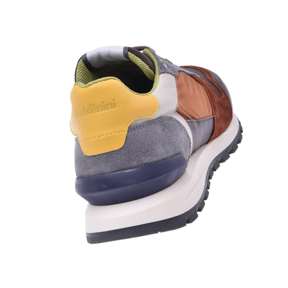 Baskets basses en cuir et tissu brun foncé