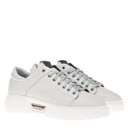 Basket basse en cuir foulonné crème