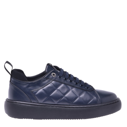 Basket basse en cuir de veau matelassé noir
