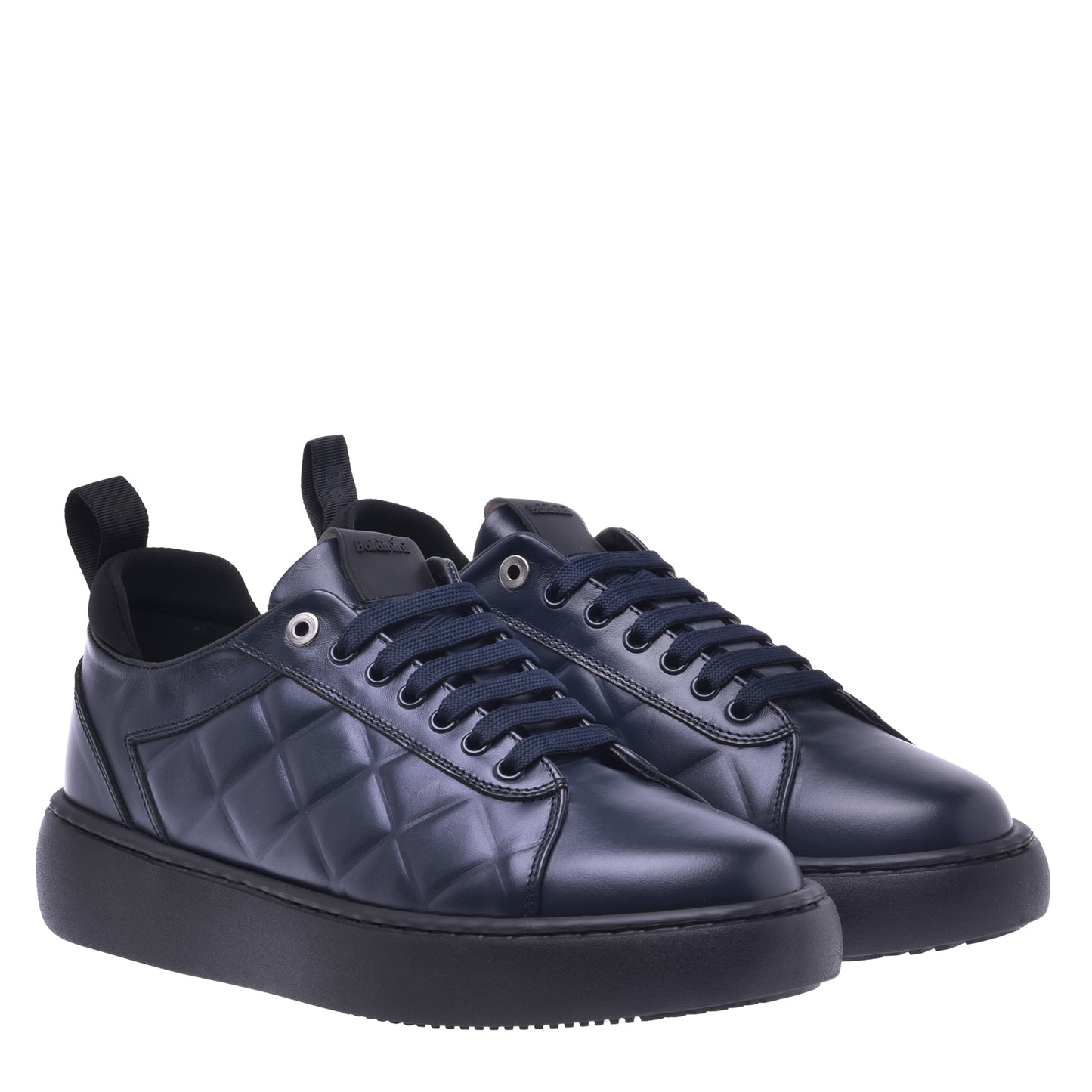 Basket basse en cuir de veau matelassé noir