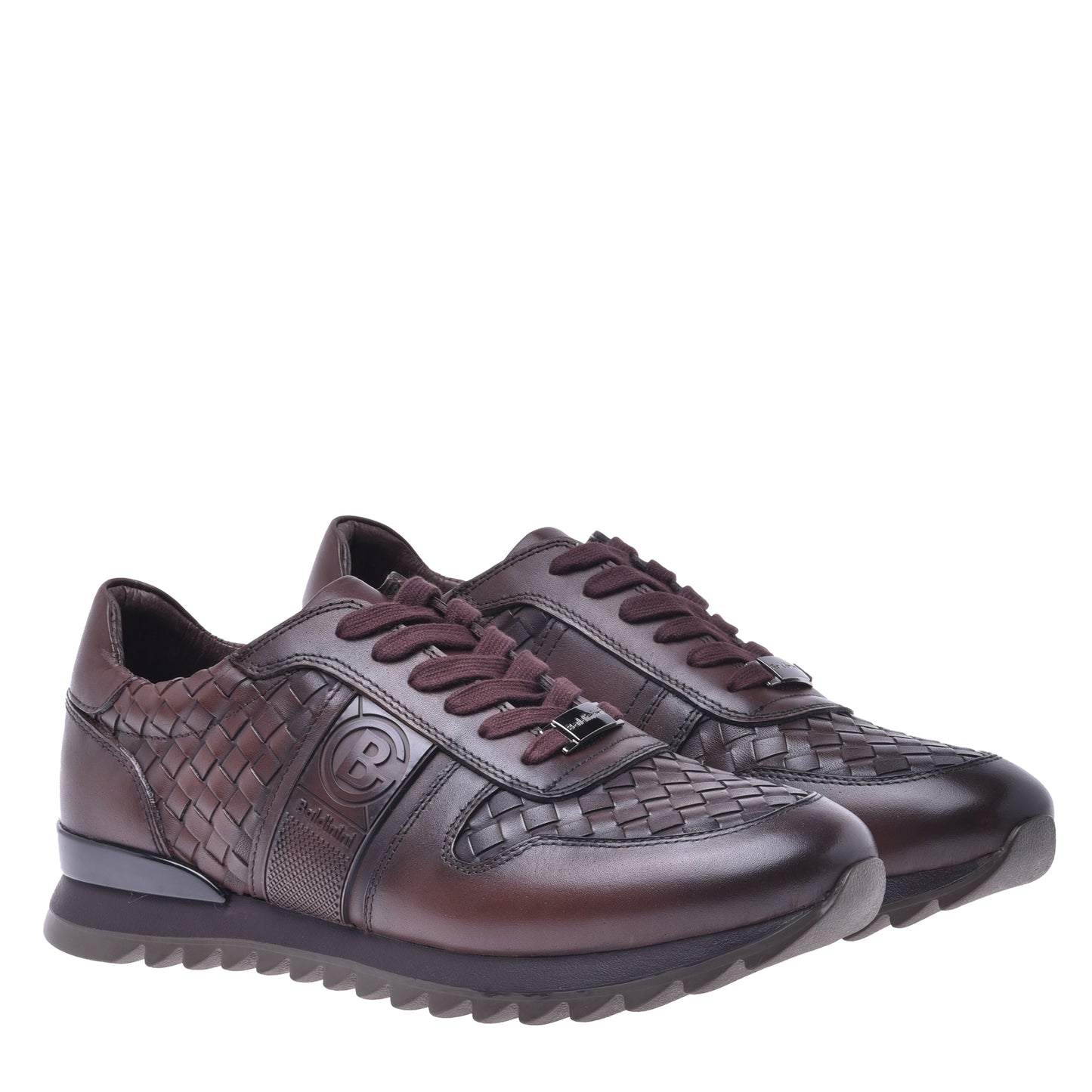 Baskets basses en cuir tressé brun foncé