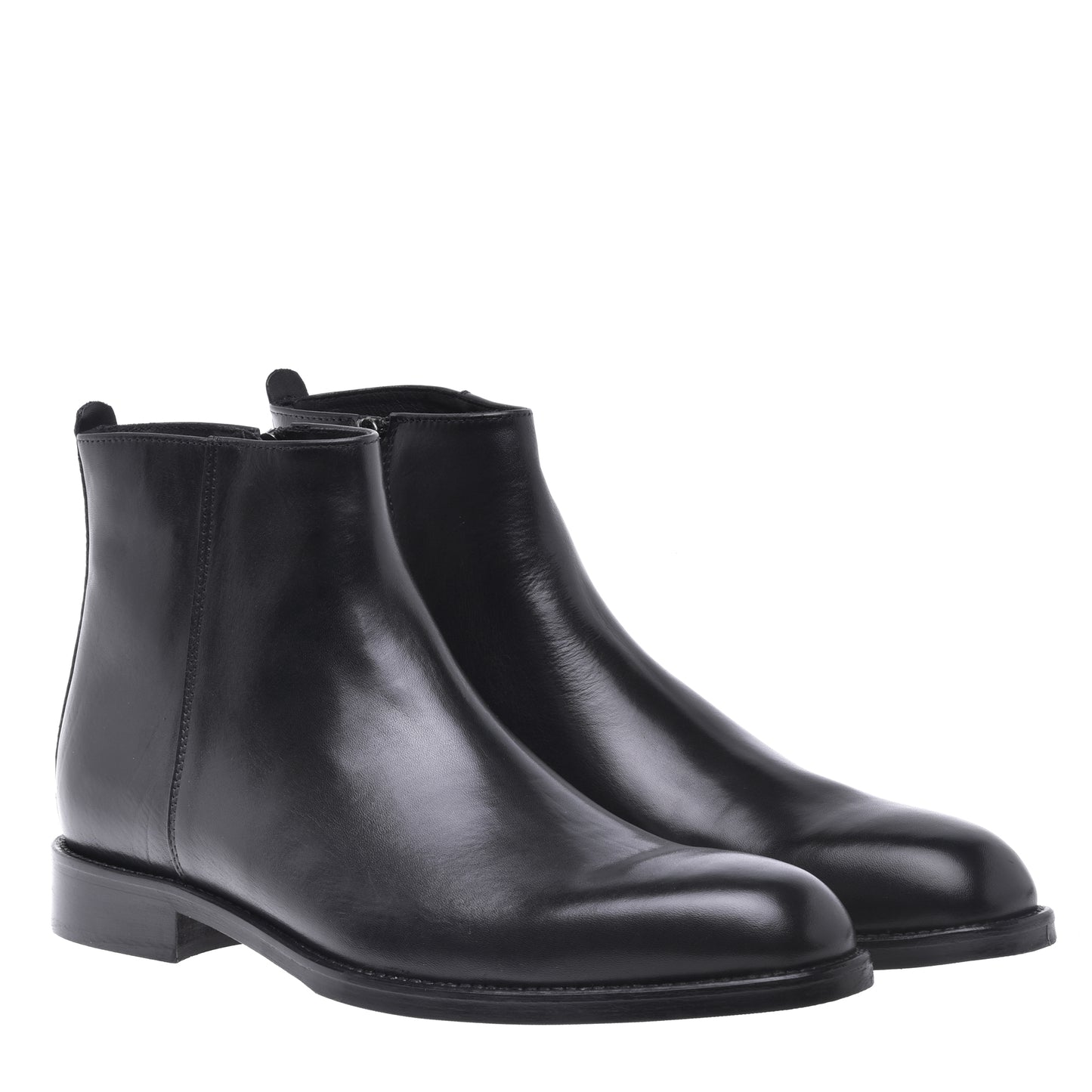 Ankle boots in black calfskin