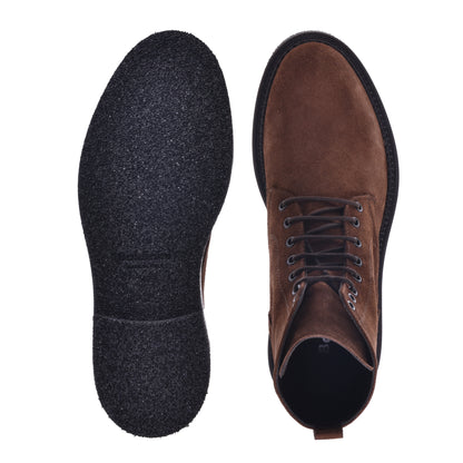 Ankle boots in tan suede