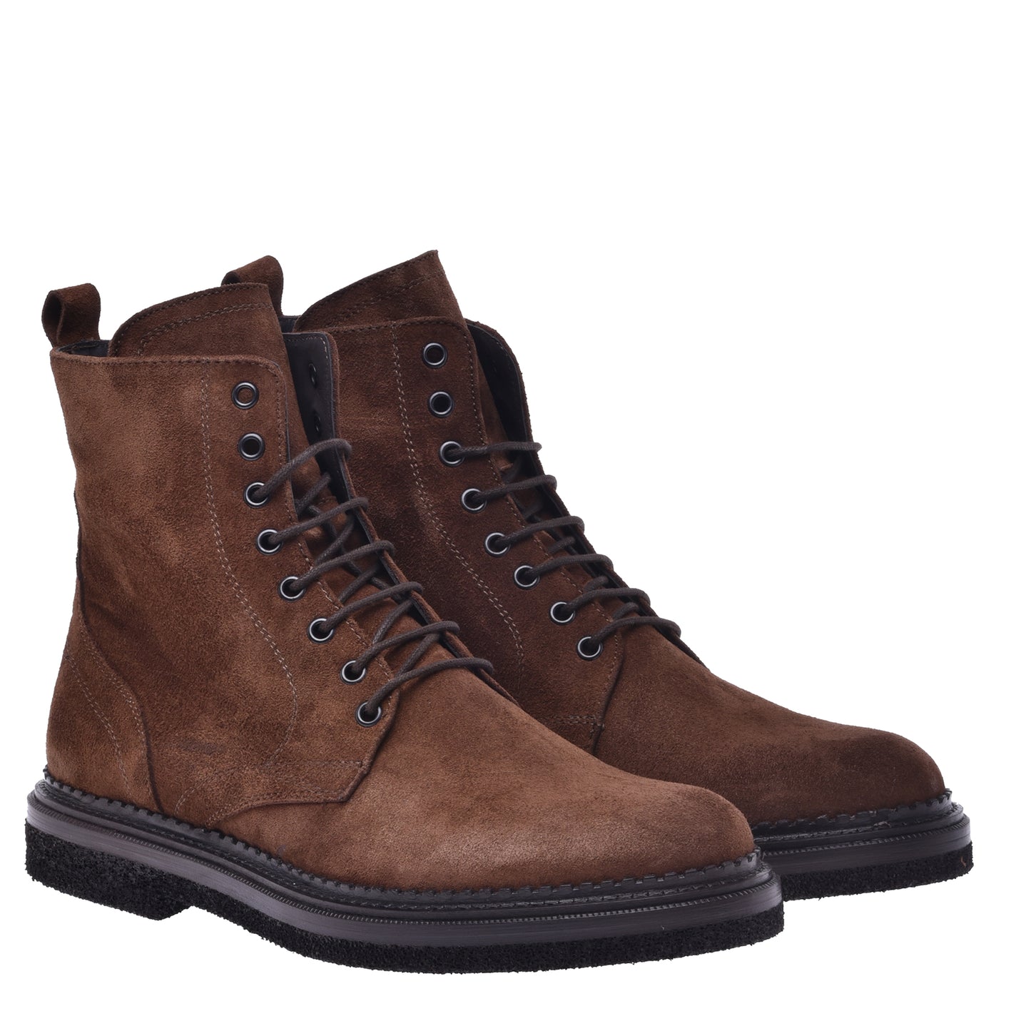Ankle boots in tan suede