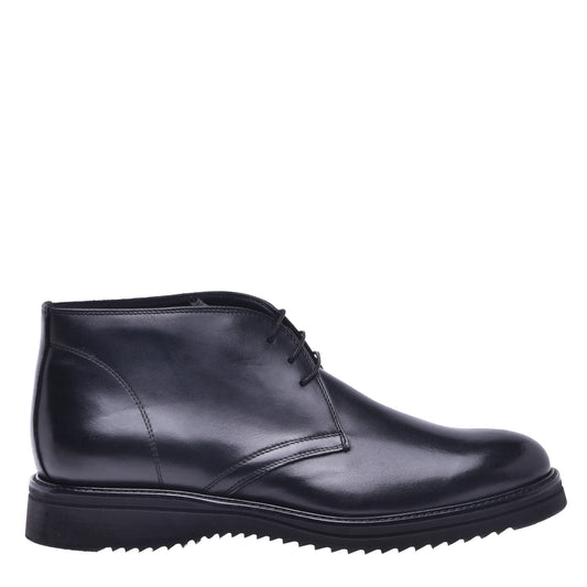 Ankle boots in black calfskin