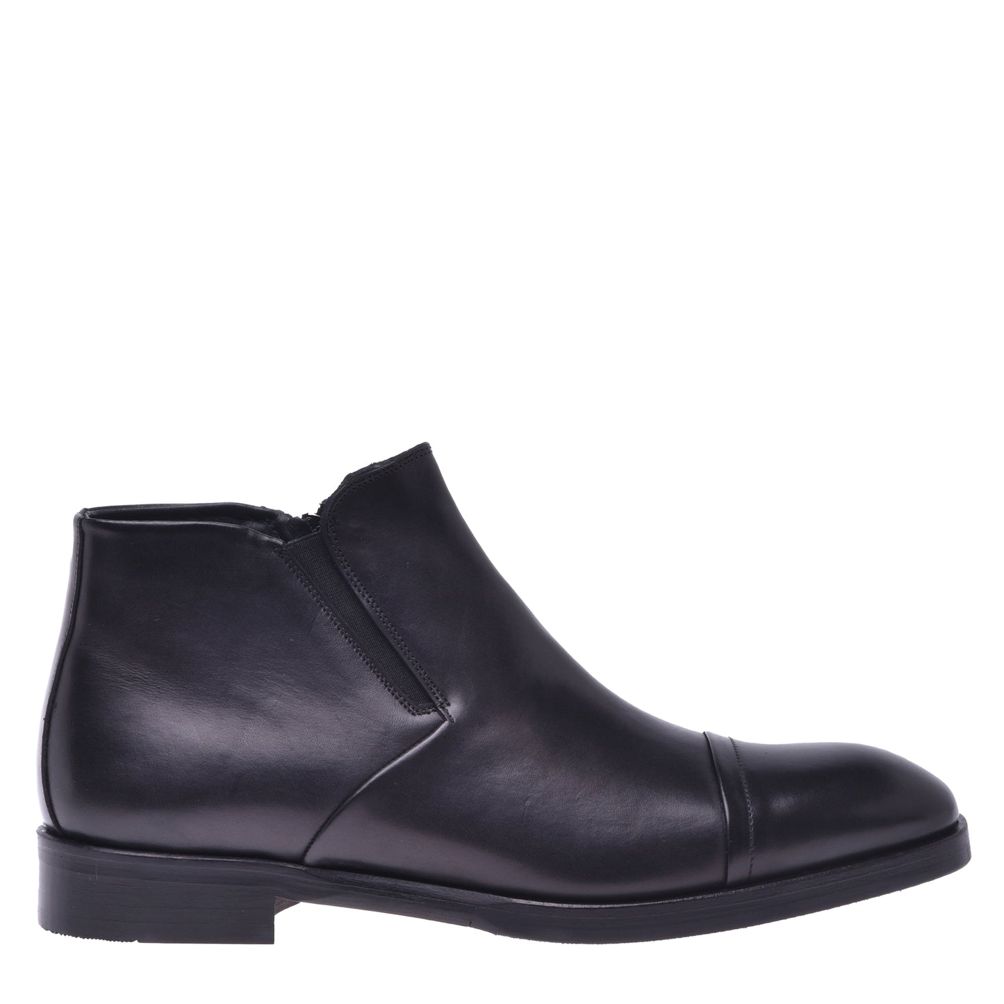 Ankle boots in black calfskin