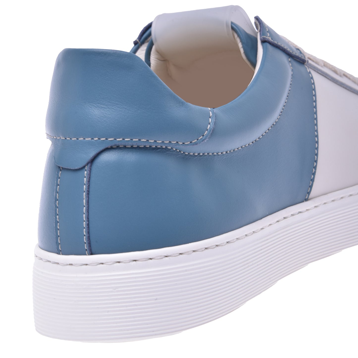 Sneakers en nappa blanc et bleu clair